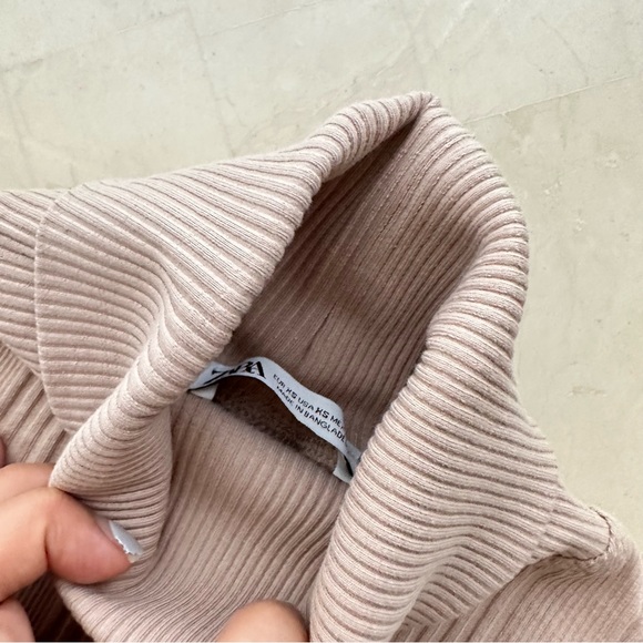 Zara Beige Ribbed Mockneck Short Sleeve Top - Picture 4 of 7
